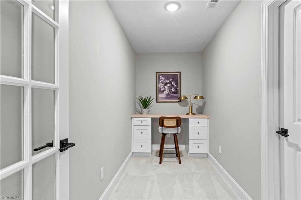 4642 Pebble Lake Drive Property Photo 32