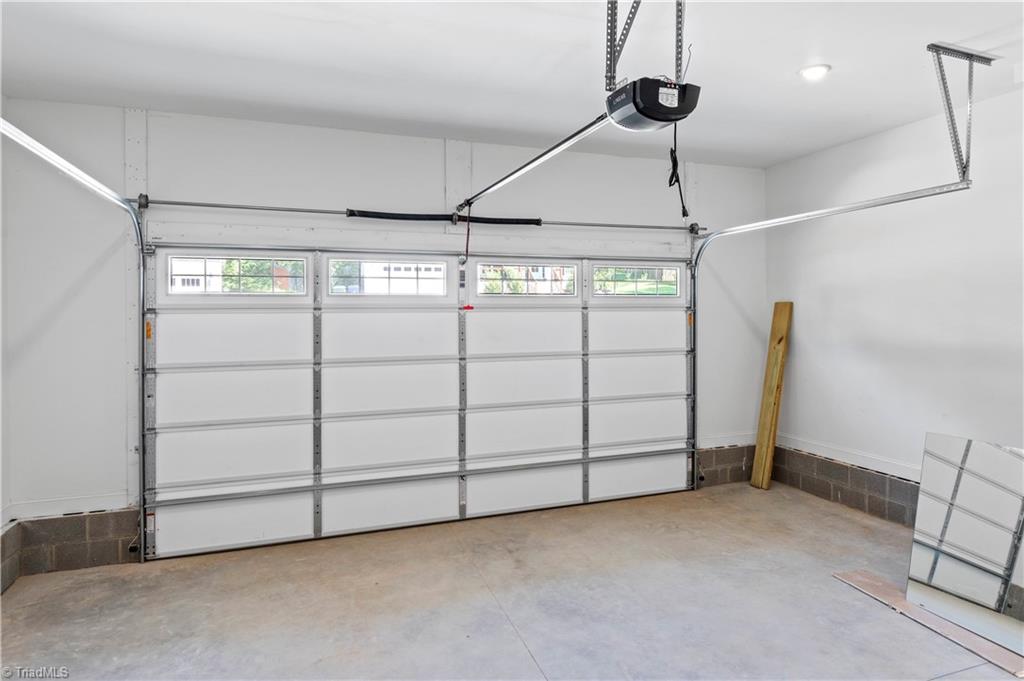 4642 Pebble Lake Drive Property Photo 33