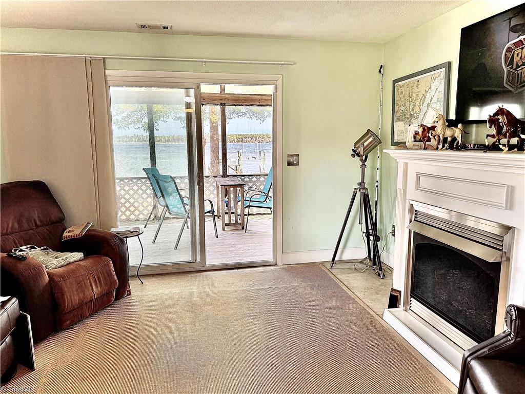 197 S River Drive Property Photo 9