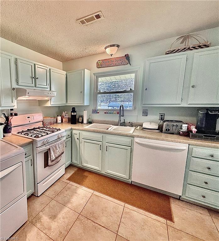 197 S River Drive Property Photo 10