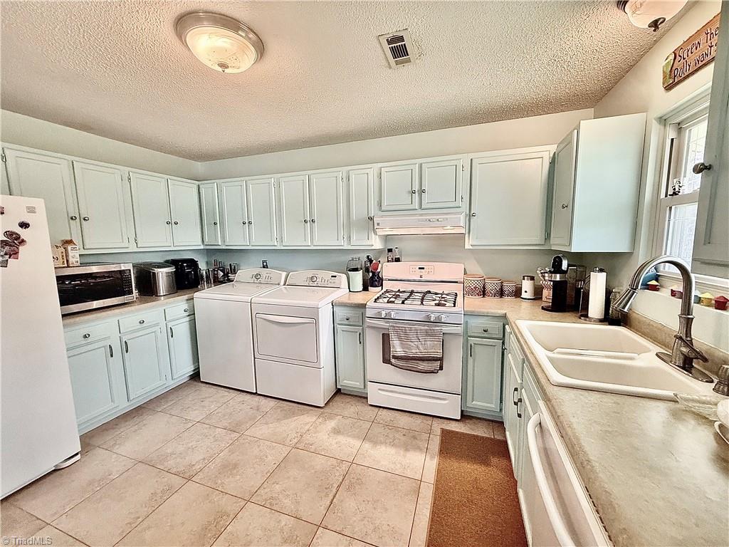 197 S River Drive Property Photo 11