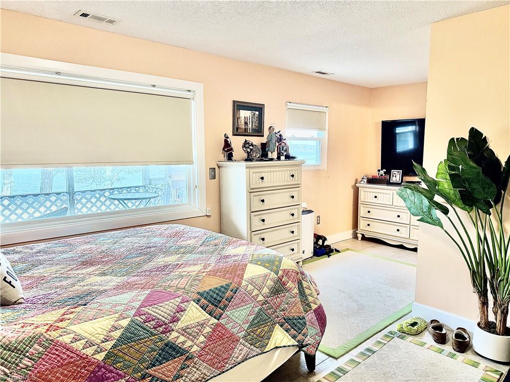 197 S River Drive Property Photo 12