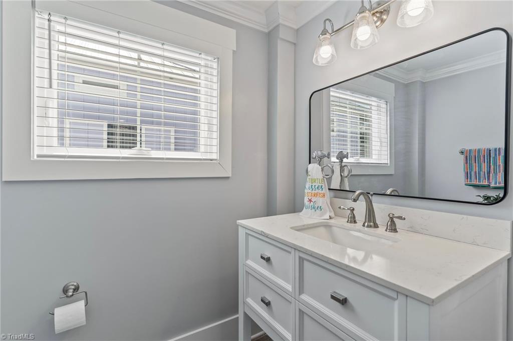 111 Se 44th Street Property Photo 15