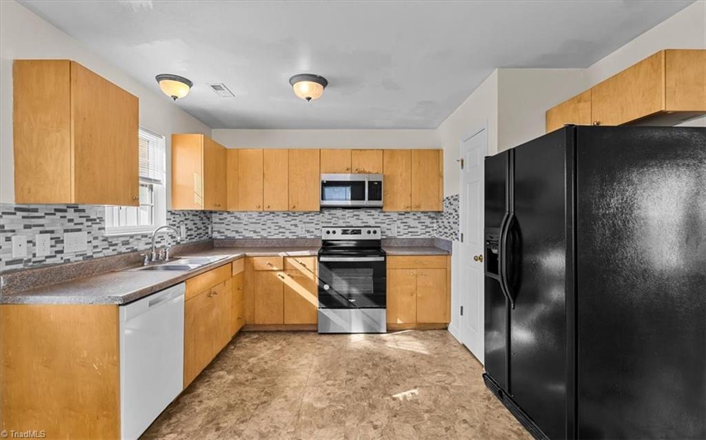 1609 Sunrise Valley Drive Property Photo 4