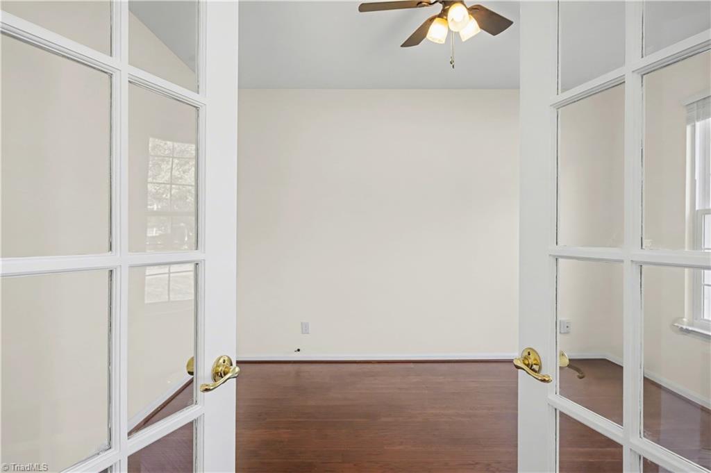 4715 Lenox Hill Place Property Photo 6