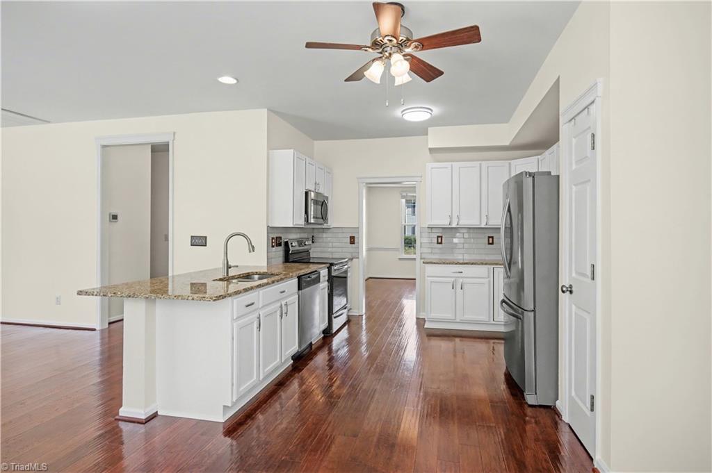 4715 Lenox Hill Place Property Photo 10