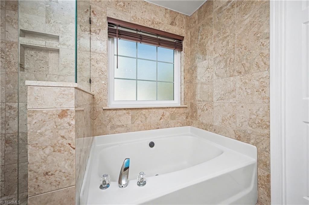 4715 Lenox Hill Place Property Photo 23