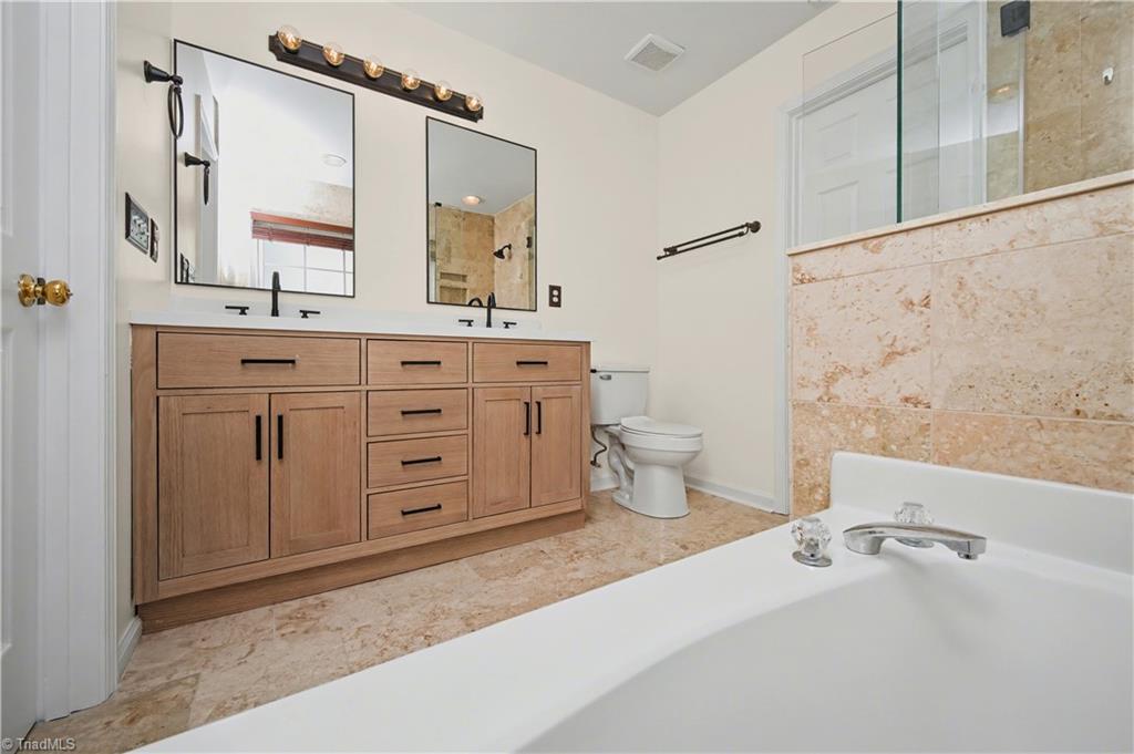 4715 Lenox Hill Place Property Photo 24