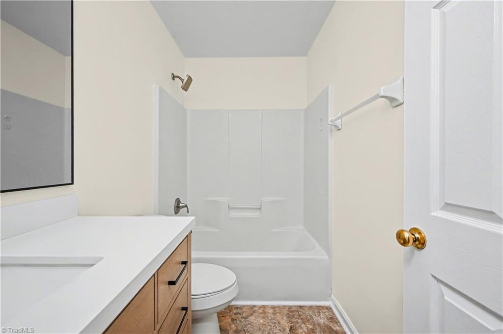 4715 Lenox Hill Place Property Photo 32