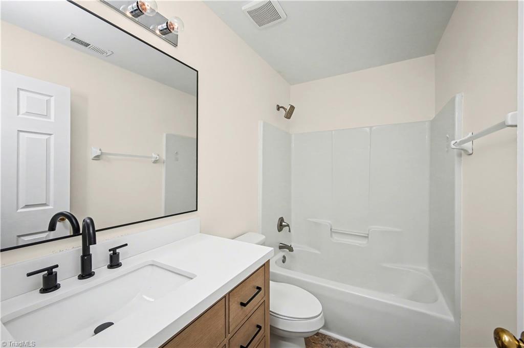 4715 Lenox Hill Place Property Photo 33