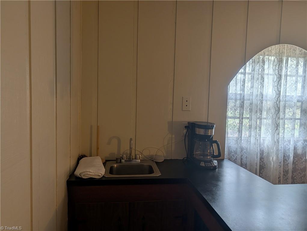 4661 Kinnamon Road Property Photo 8