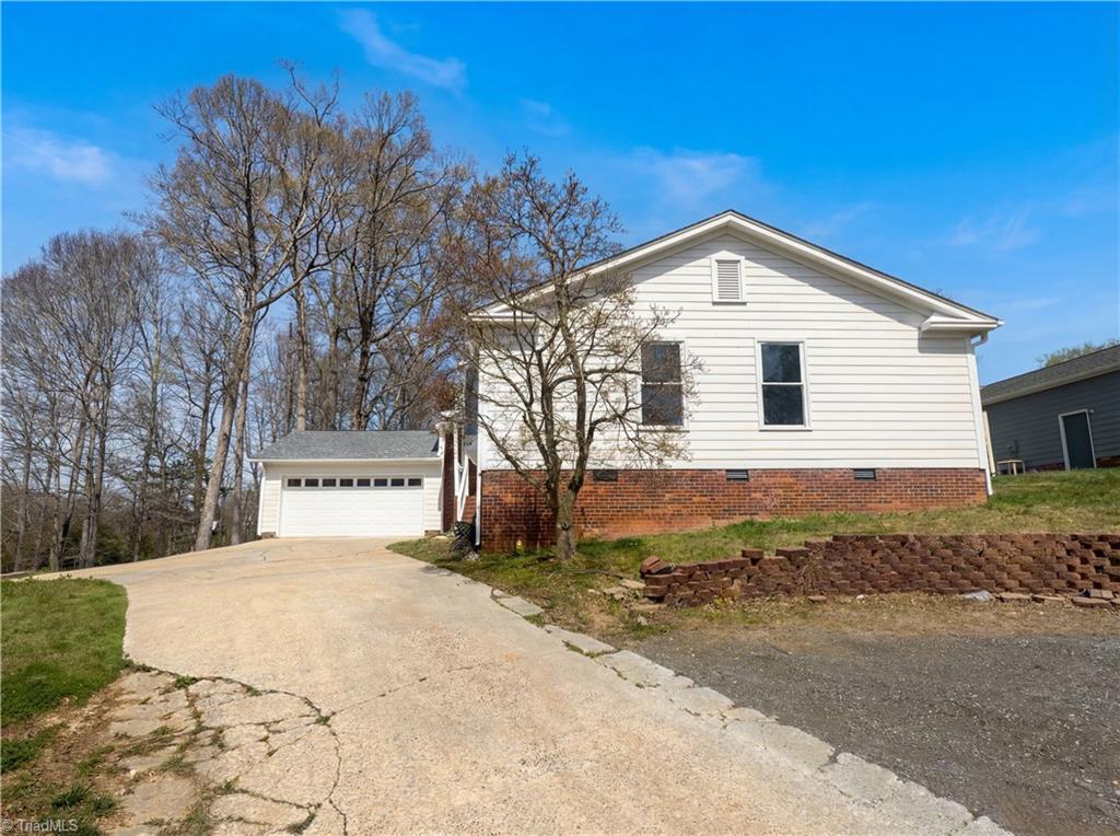 1495 Peace Haven Road Property Photo 1