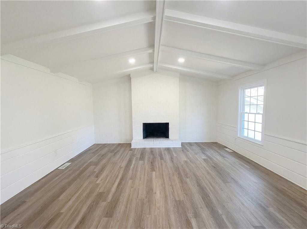 1495 Peace Haven Road Property Photo 3
