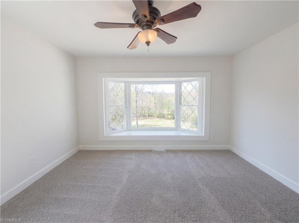 1495 Peace Haven Road Property Photo 10
