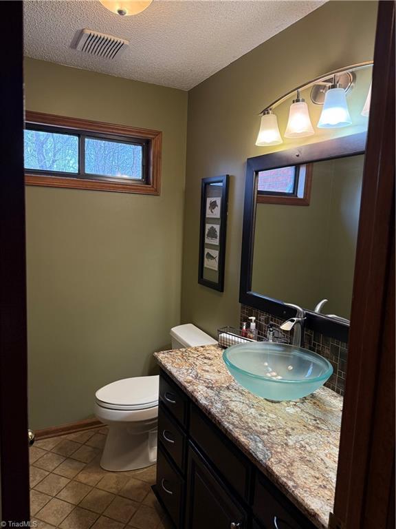 2173 Hawthorne Lane Property Photo 14