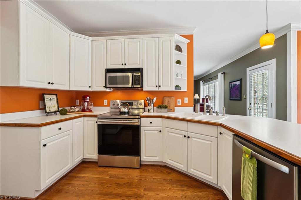 3833 Wesseck Drive Property Photo 17