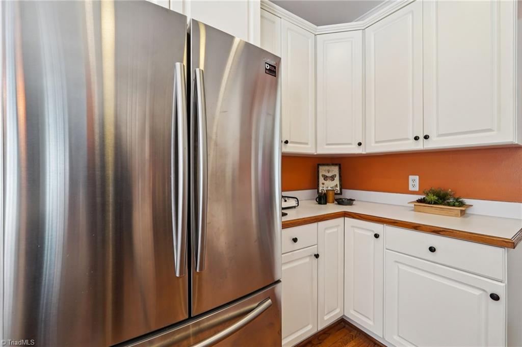 3833 Wesseck Drive Property Photo 19