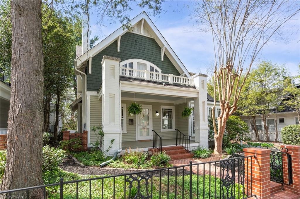 609 Magnolia Street Property Photo 1