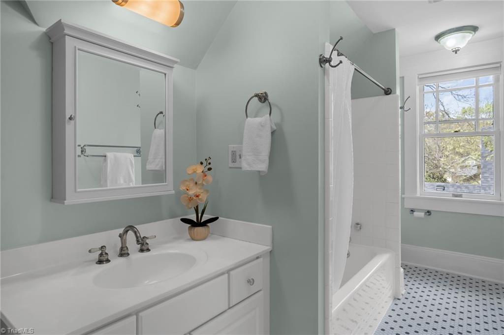 609 Magnolia Street Property Photo 27