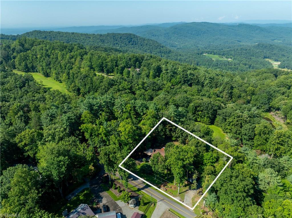 1502 Greenstreet Drive Property Photo 4