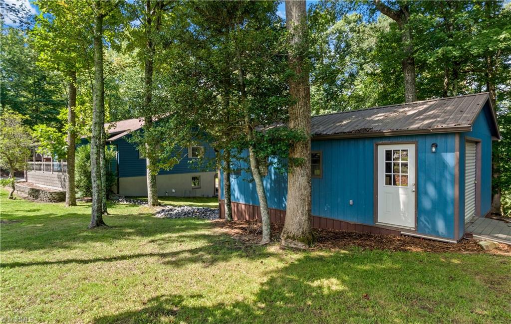 1502 Greenstreet Drive Property Photo 11