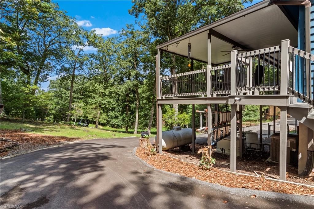 1502 Greenstreet Drive Property Photo 14
