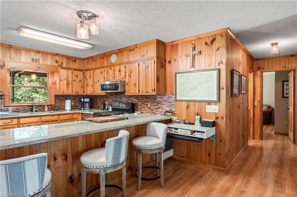 1502 Greenstreet Drive Property Photo 28