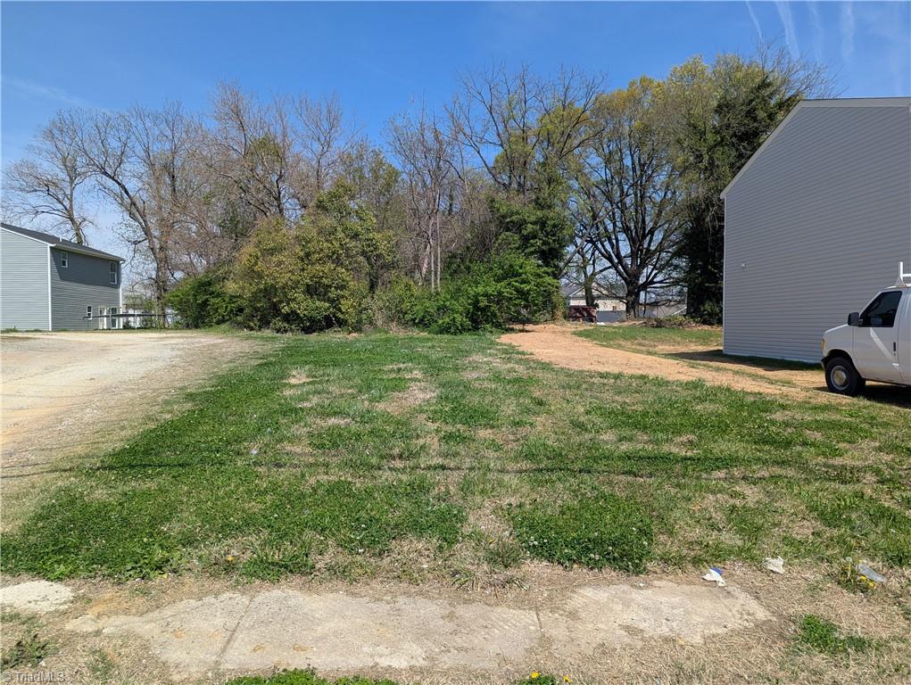 505 E Grimes Avenue Property Photo 2
