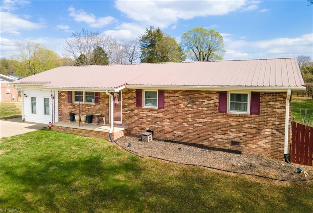 501 Roberts Road Property Photo 2