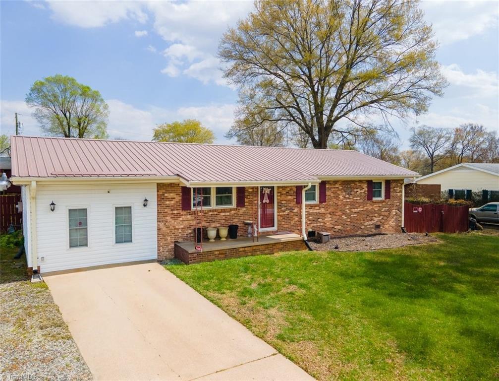 501 Roberts Road Property Photo 3