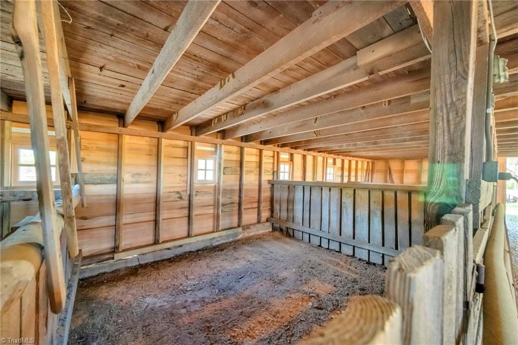 32286 Laton Road Property Photo 7