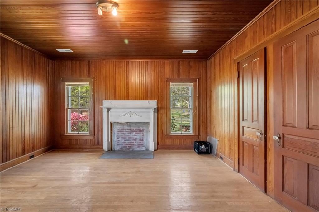 32286 Laton Road Property Photo 21