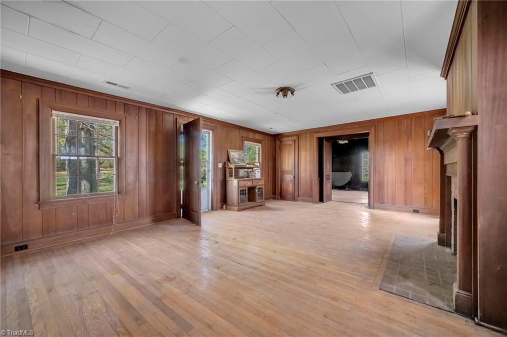 32286 Laton Road Property Photo 22