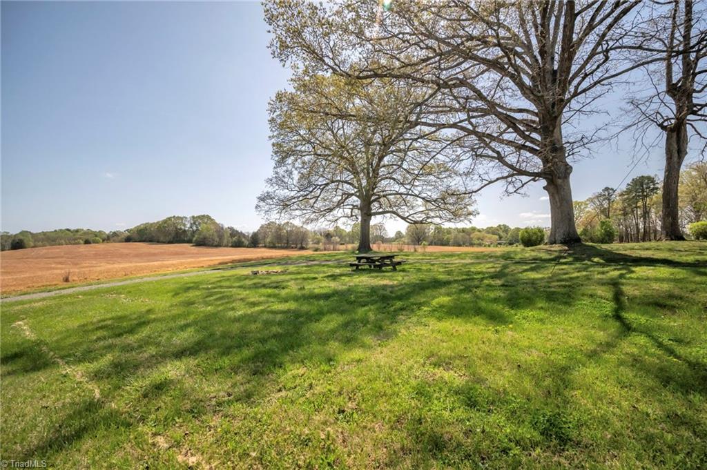 32286 Laton Road Property Photo 27