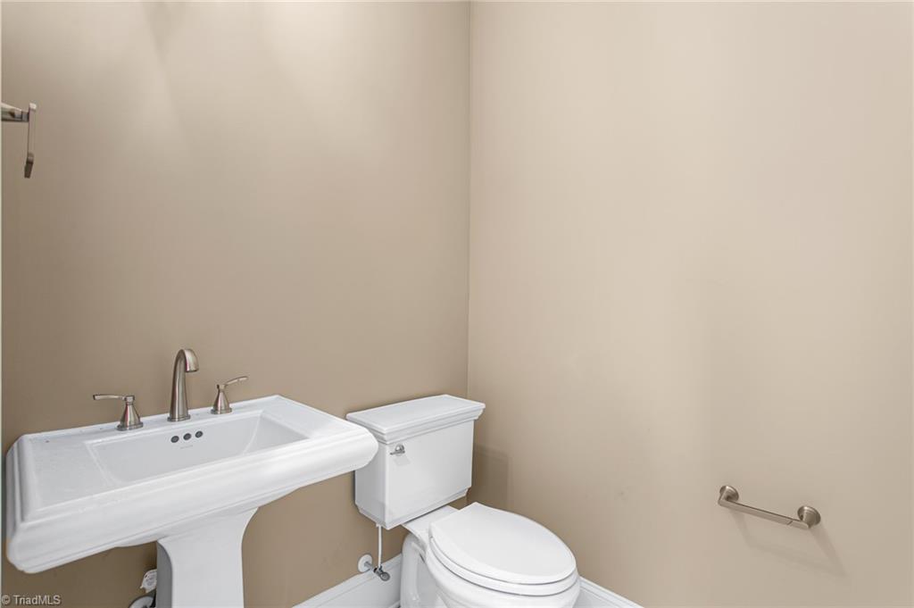 405 Ambler Road Property Photo 19