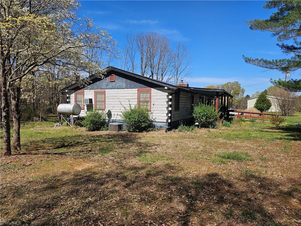 1040 Barger Road Property Photo 2