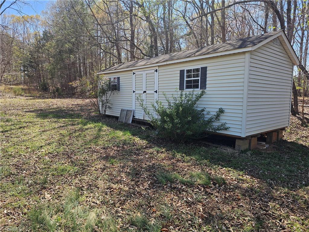 1040 Barger Road Property Photo 3