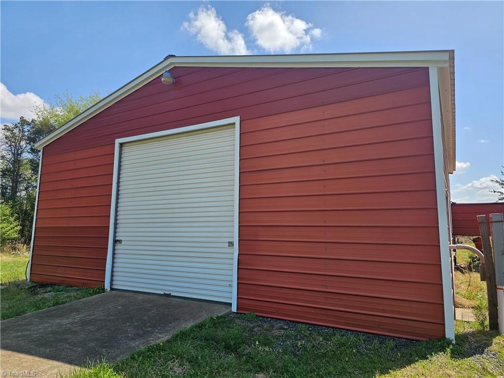 1040 Barger Road Property Photo 8