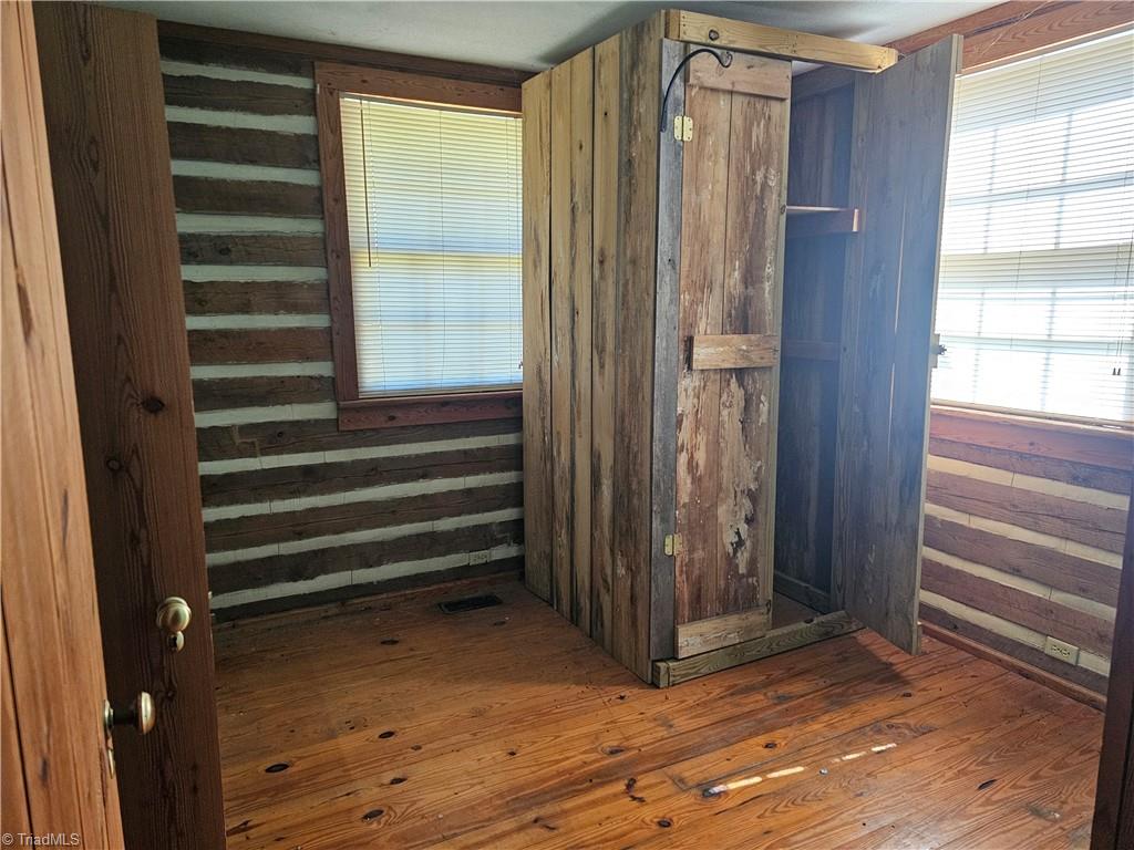 1040 Barger Road Property Photo 11