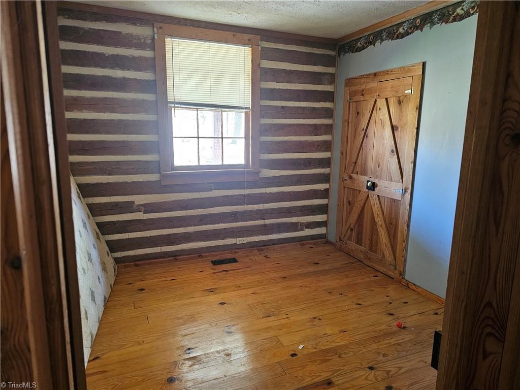 1040 Barger Road Property Photo 16