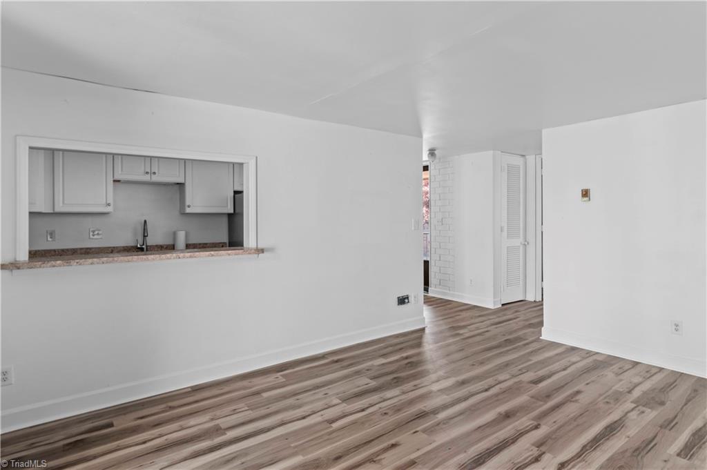 1739 S Hawthorne Road Property Photo 4