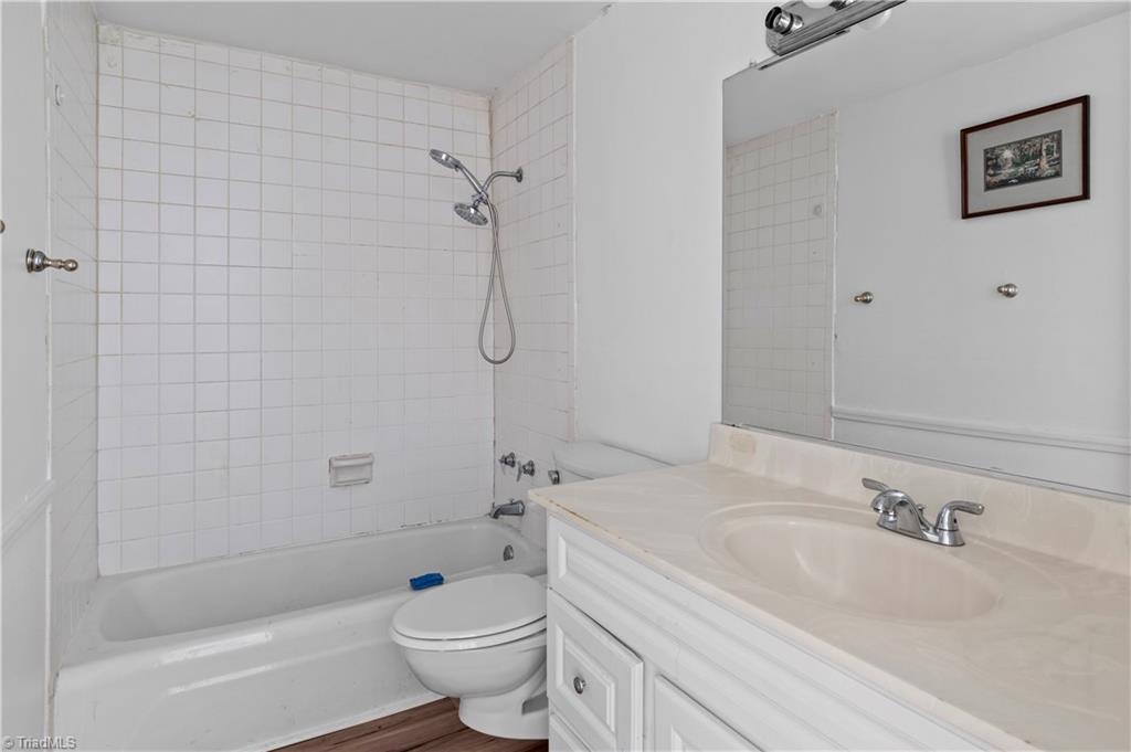 1739 S Hawthorne Road Property Photo 14