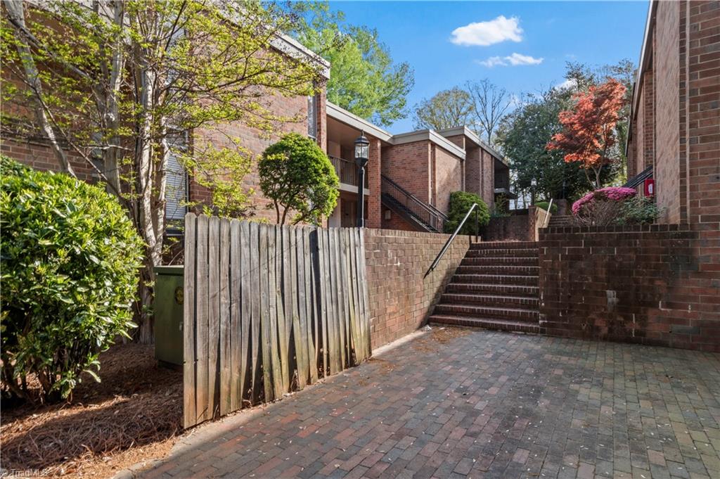 1739 S Hawthorne Road Property Photo 18