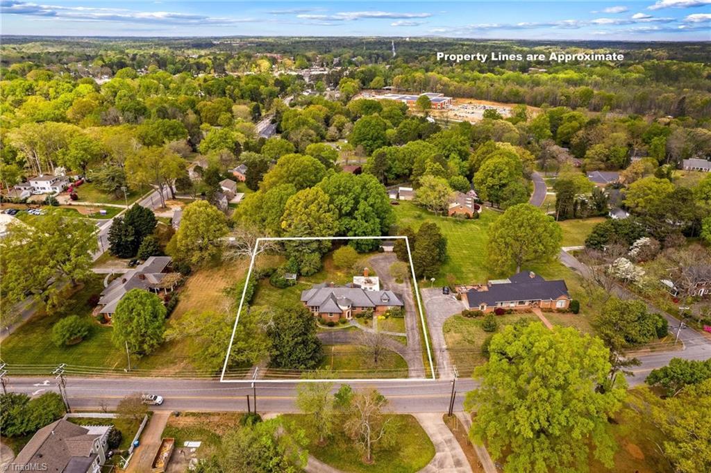 725 Mocksville Avenue Property Photo 3