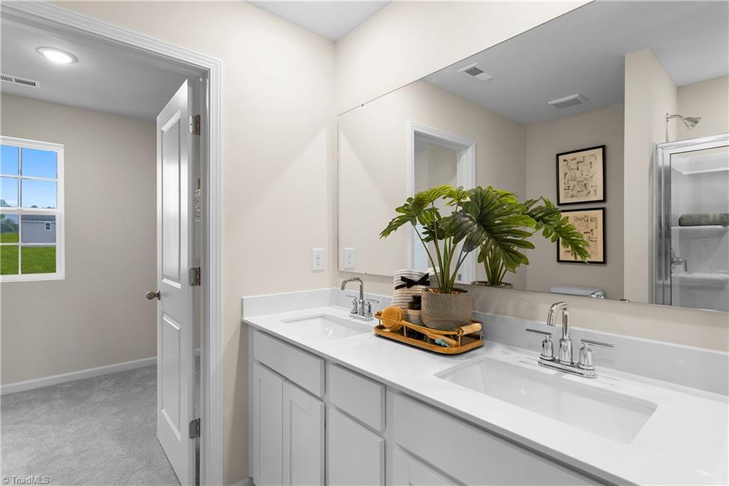 337 Kingscote Way Property Photo 11