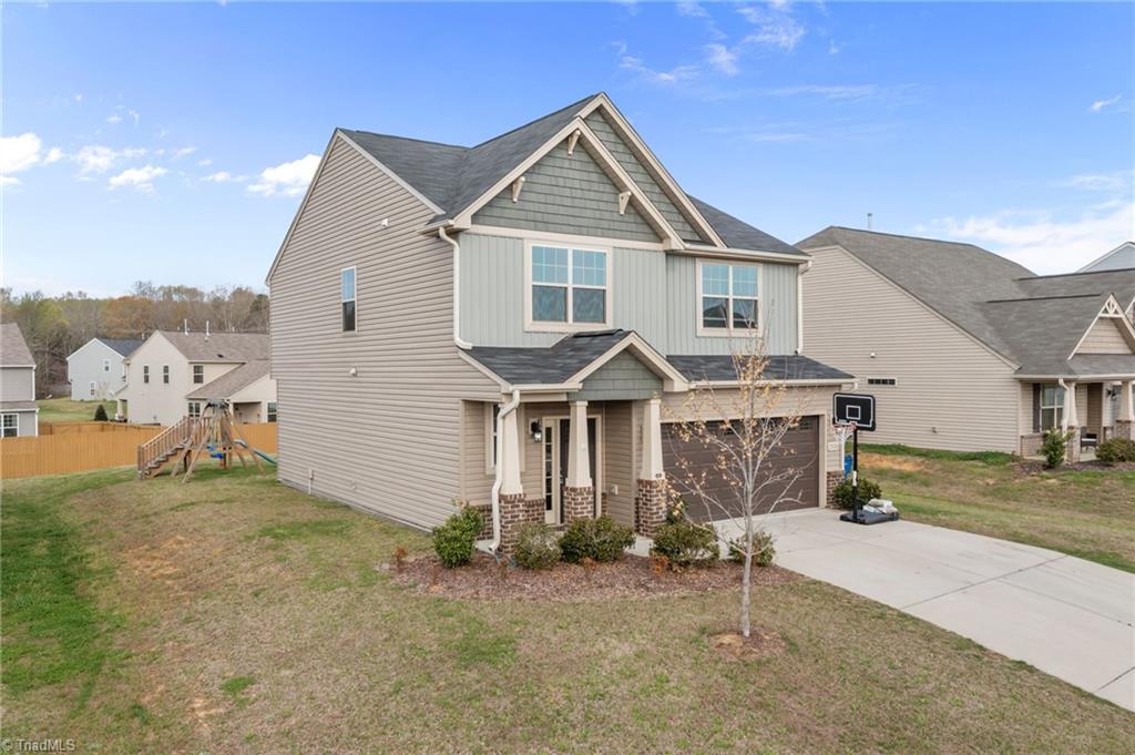 2524 Sunfield Drive Property Photo 2