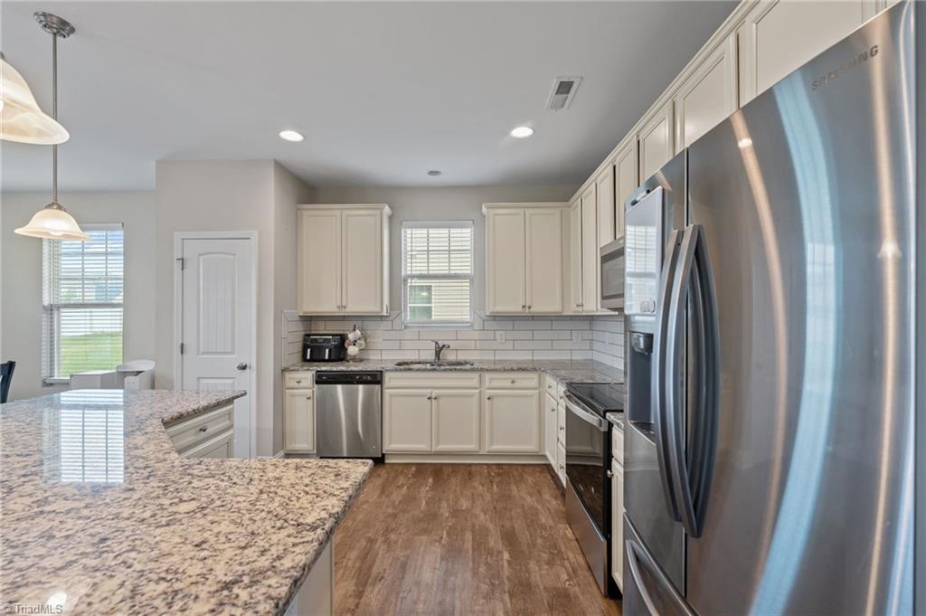 2524 Sunfield Drive Property Photo 8
