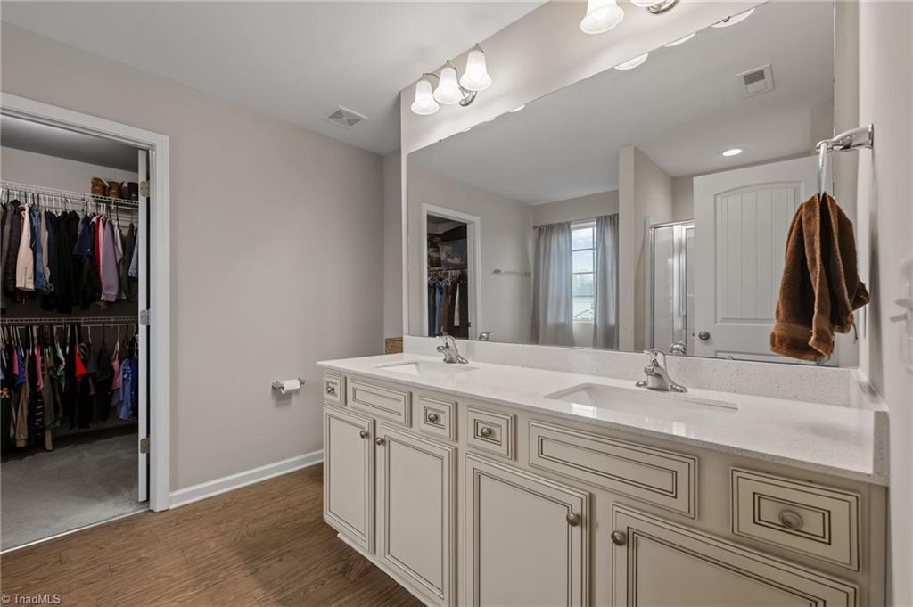 2524 Sunfield Drive Property Photo 13