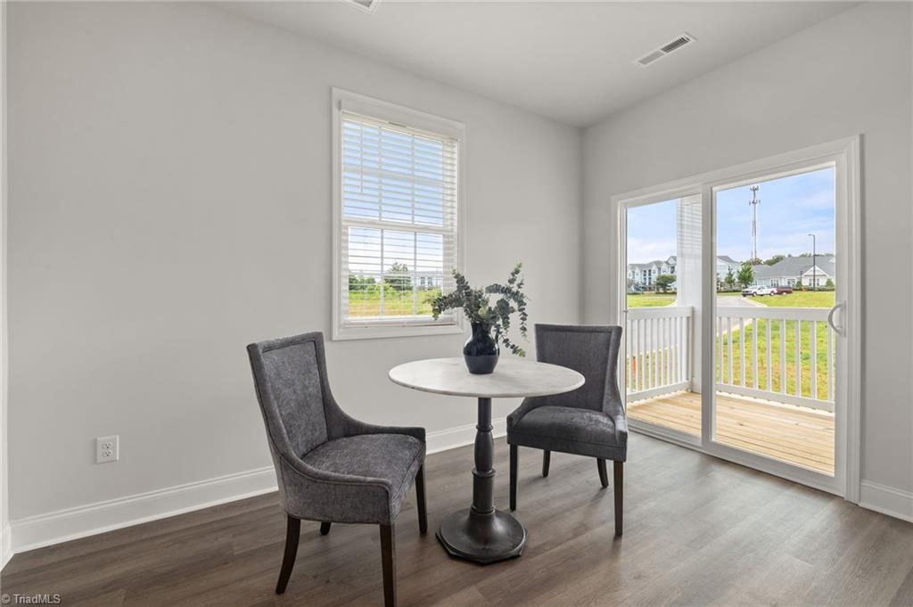1729 University Drive # D1 Property Photo 20