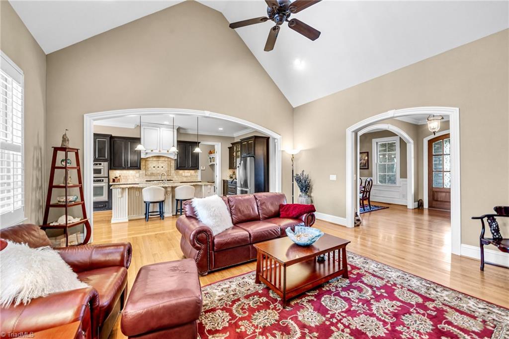 6803 River Farm Drive Property Photo 6